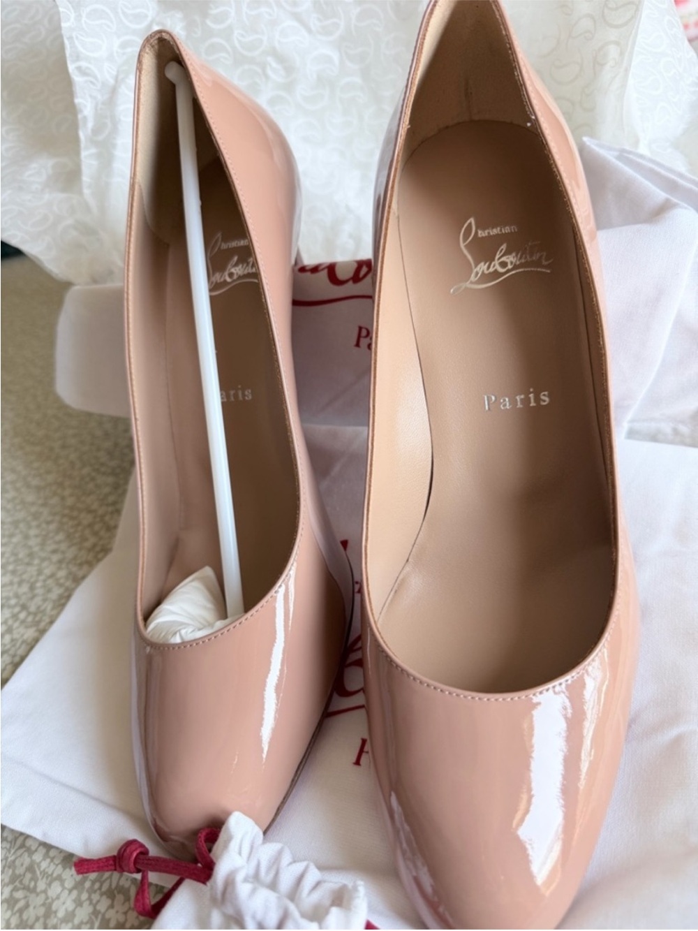Christian Louboutin Pumppie 85
Color :Nude